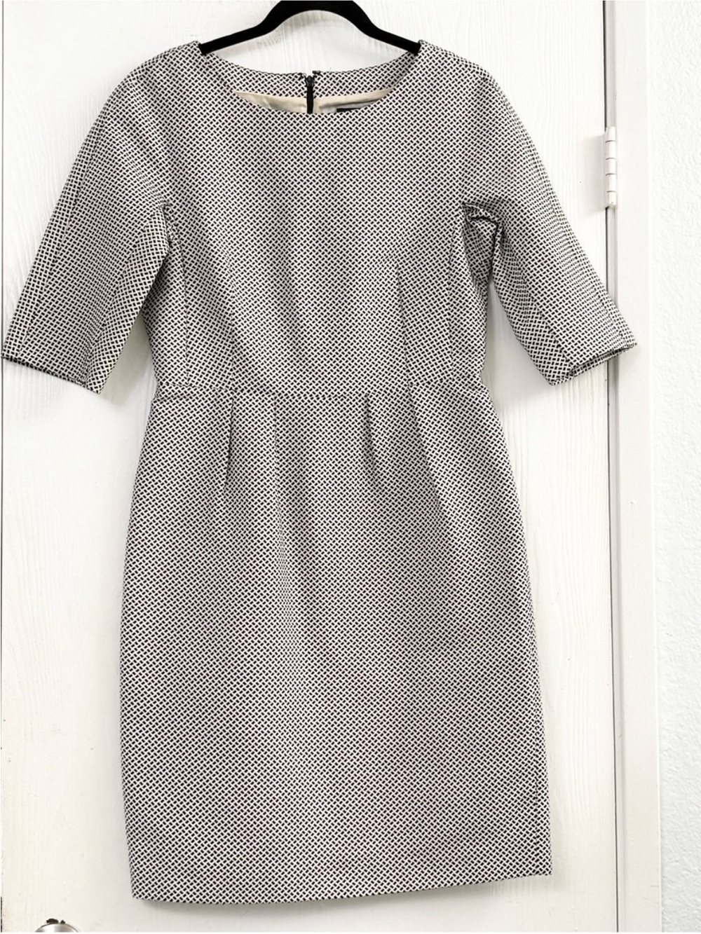 Weekend Max Mara Classic Sheath Dress in Black & White Timeless Office Style 8